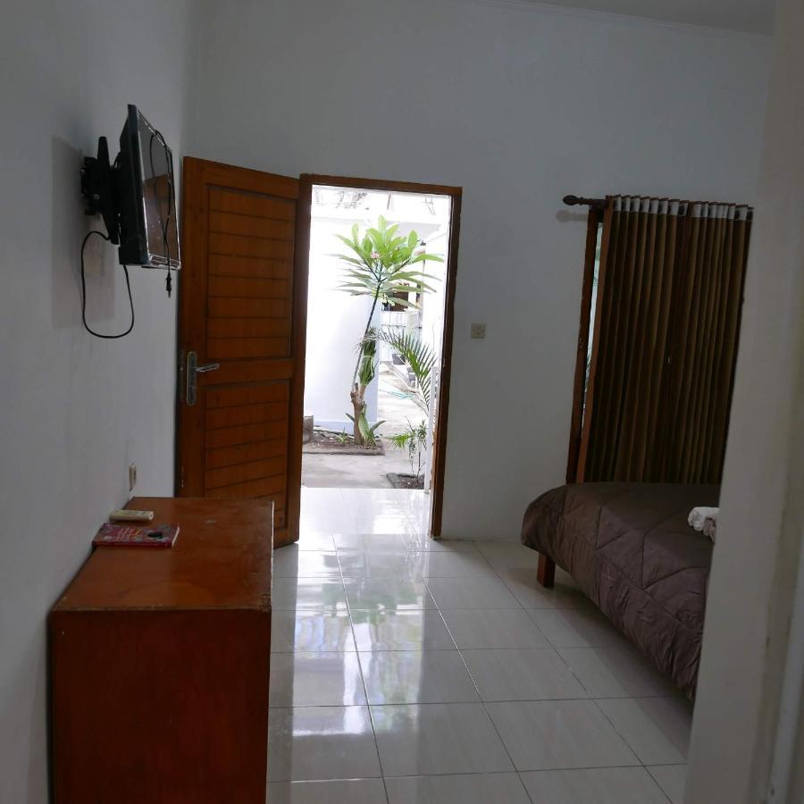 Rumah Side Apartment Gili Trawangan Exterior photo